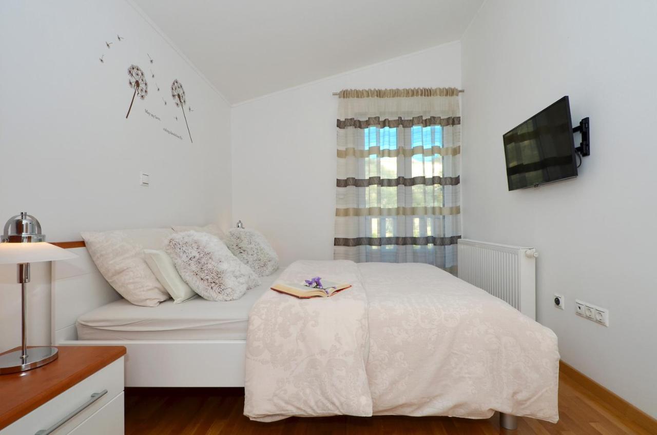 Apartmani Adela Solin Exteriér fotografie