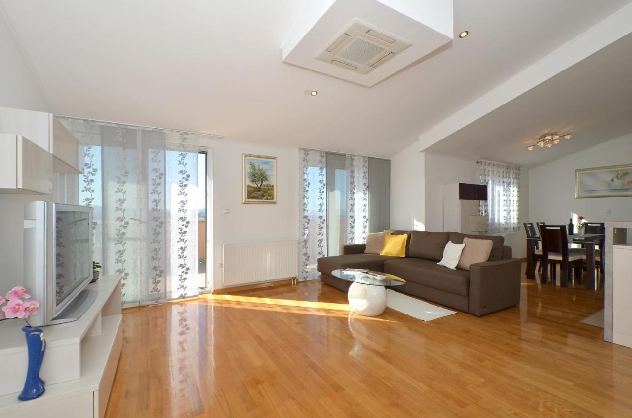 Apartmani Adela Solin Exteriér fotografie