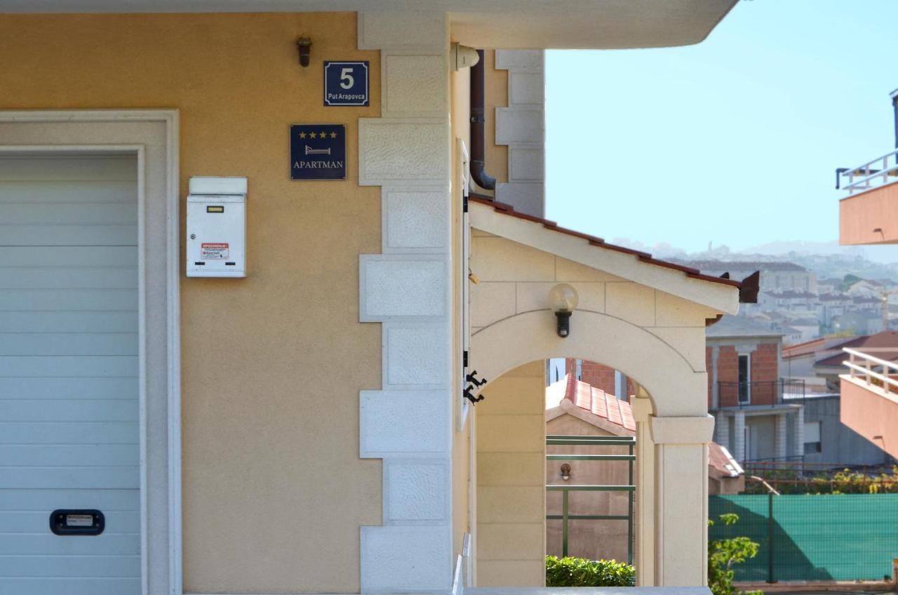 Apartmani Adela Solin Exteriér fotografie