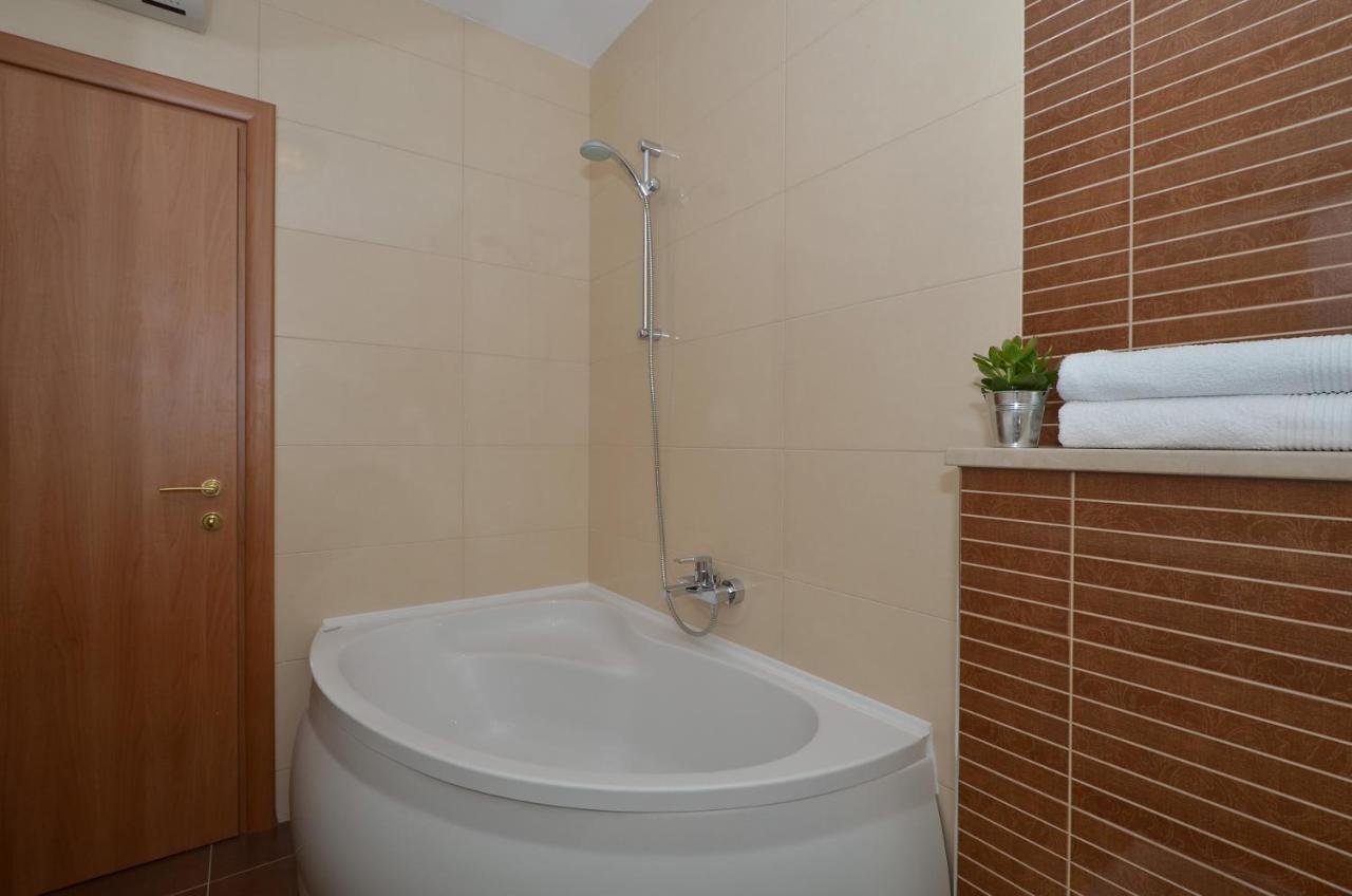 Apartmani Adela Solin Exteriér fotografie