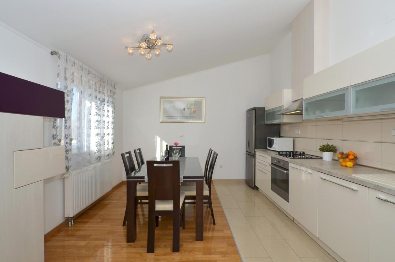 Apartmani Adela Solin Exteriér fotografie